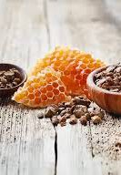 Propóleo: El Escudo Natural de la Colmena